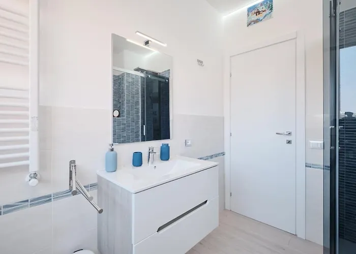 Zona Eur 70 - Giorty Domus Romanae E Piscina By Hotea *